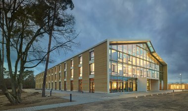 RAMMED EARTH – THE AMAZING CLAY ARCHITECTURE OF MARTIN RAUCH